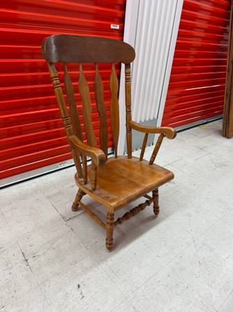 Vintage Solid Wood Spindle Back Rocking Chair Project / Parts 1