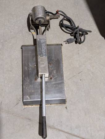 Electric Griddle Grill Press for Commercial Restaurant Griddle or Grill 1