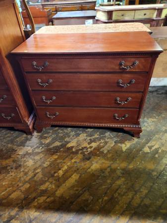 Drexel solid mahogany dresser 1