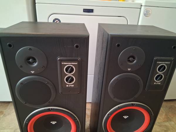 Cerwin Vega E-710 stereo speakers 3way 10