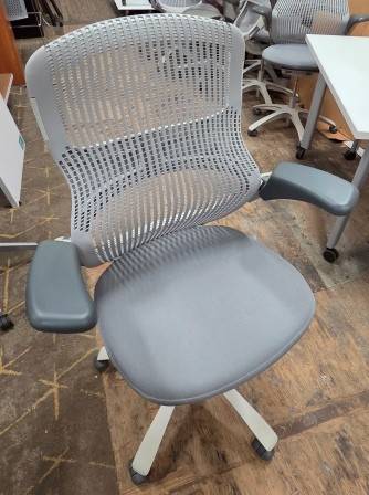 Knoll - "Generation" Mesh Task Chair 1
