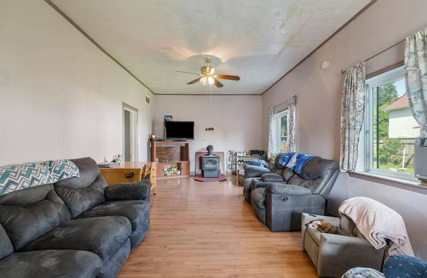 $369,900 / 5br - 2034ft2 - PRICE IMPROVEMENT!! $369,900. 5 Bedrooms in SCIO! (Scio)63945100509314122