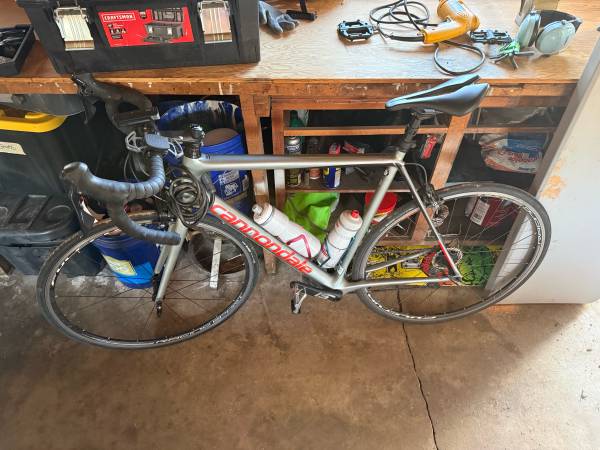 Canondale road bike—carbon 1
