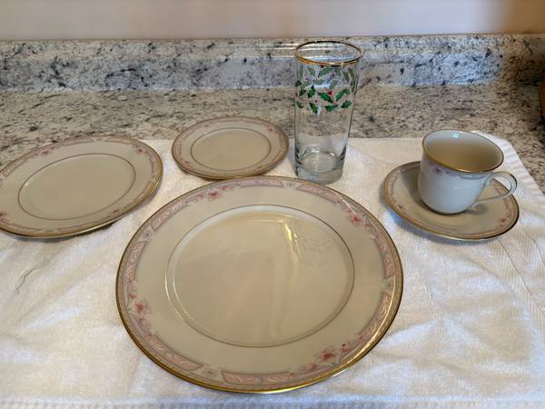 Lenox "Bellaire" China + Holiday Glasses 1