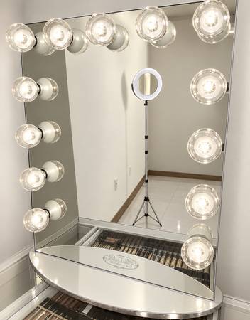Professional Makeup Mirror 1