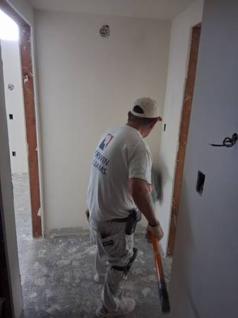INDEPENDENT PAINTER . SMALL PROJECTS OK.  BASIC  HANDYMAN SERVICES.. 1