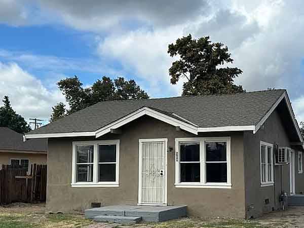 $800 / 2br - 1164ft2 - Updated 2 bed 1 bath home! (Modesto, CA)64021481380353120