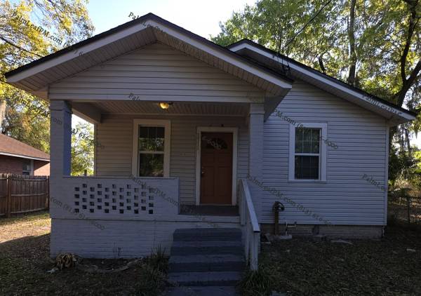1 Month Free - 3311 Drew St 1