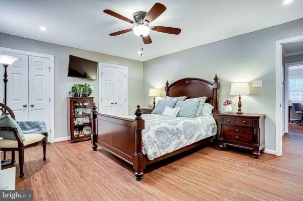 $1,000 / 1br - 1239ft2 - Beautifully remodeled with high quality upgrades to include: walnut c (Burke)63896395433987120