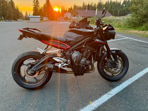 Triumph Street Triple R 2018 w/Remus Exhaust