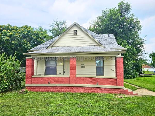 $900 / 2br - Downtown Terre Haute 2 Bedroom Home (Terre Haute)