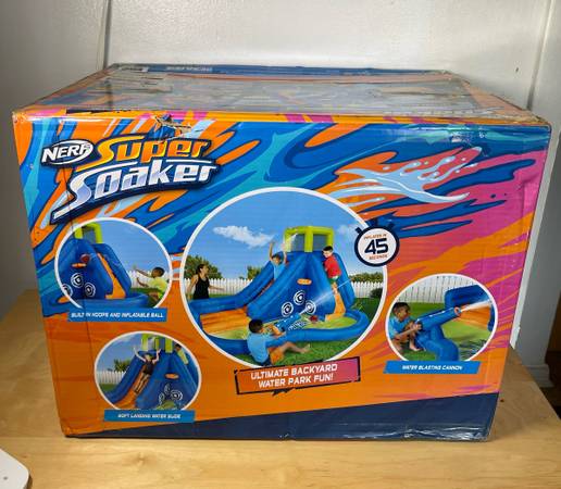NERF Super Soaker Mega Soaker Island - Parque acuático hinchable (NUEVO) - $200 (Merrifield)634711459226891210
