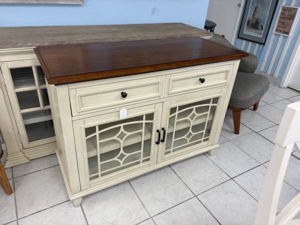 Console/Buffet 1