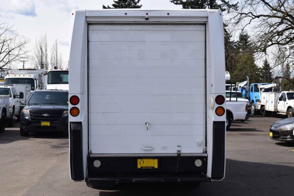 2018 Isuzu REACH VAN - Photo 6