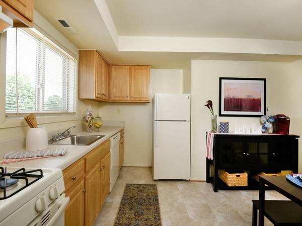 Fully-equipped Kitchen, Energy Efficient Windows, 2 BD 1