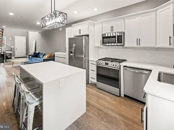 $1,175 / 3br - 2400ft2 - @!@Hermoso adosado de 3 habitaciones y 3 baños@!@ (Filadelfia)64024499473026122