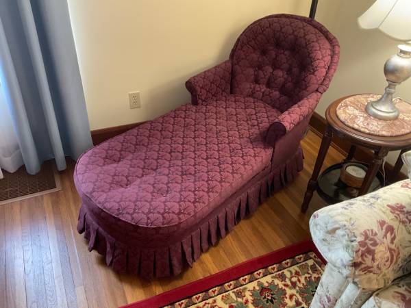 chaise lounge 1