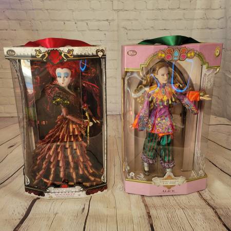 LIMITED EDITION DISNEY ALICE THROUGHT THE LOOKING GLASS DOLLS: ALICE A 1