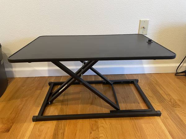 Adjustable height desk 1
