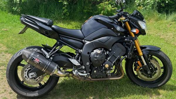Yamaha FZ8 1 owner, clean title
