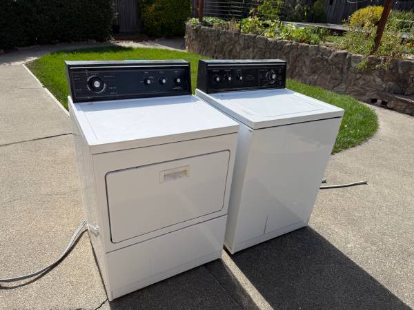 Kenmore Washer / Drier Set Both are electric 1