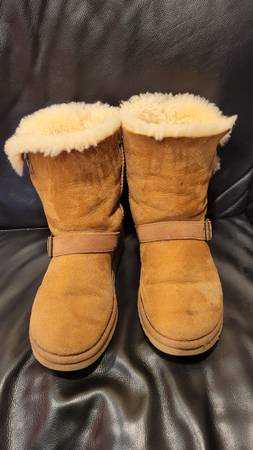 Ugg Australia Chestnut Brown Distressed Classic 1001202 Dylyn Boots US 1