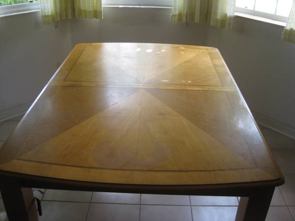 Dining Table Free 1