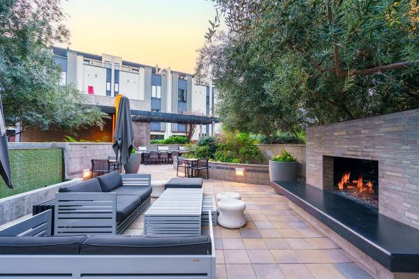 $3,939 / 1 hab - 849 pies² - ¡1 hab con vistas al patio, admitimos mascotas, ofertas para mudarse! (san jose oeste)63668044714753123