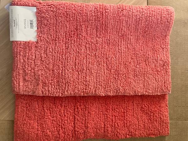 Designer Double-Sided, 2-Tone Cotton Rug in Coral (BRAND NEW!) 1