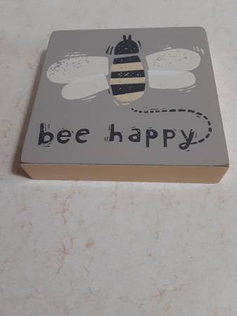 Cute bee happy sign 1