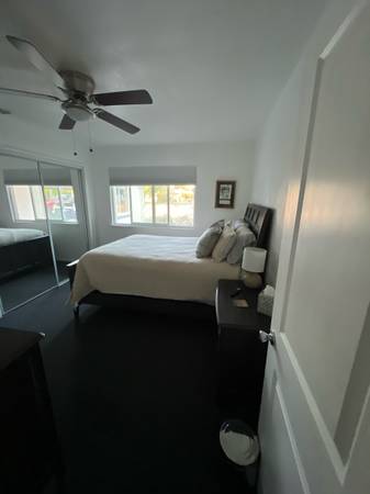 $850 / 1br - Room for Rent single person traveling nurses to the front (Visalia)63809616574977121
