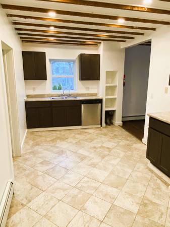 Spacious and newly remodeled 2-BR unit.  $1600/mon. 1