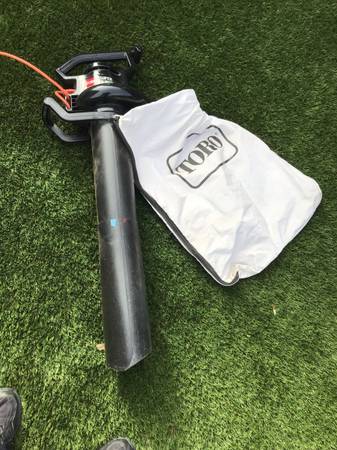 TORO BLOWER/VACUUM 1