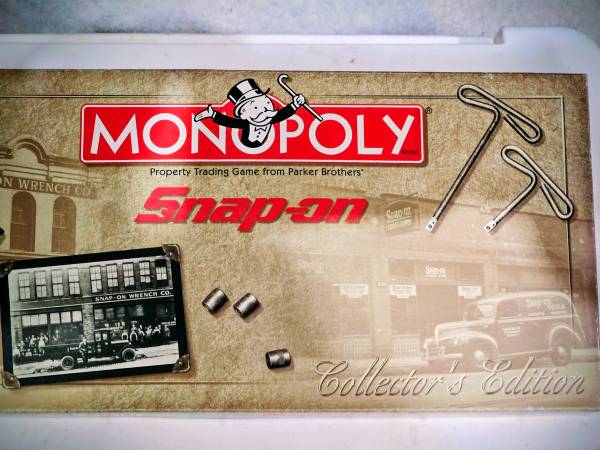 Parker Brothers Snap on Monopoly game. - collectibles - by owner