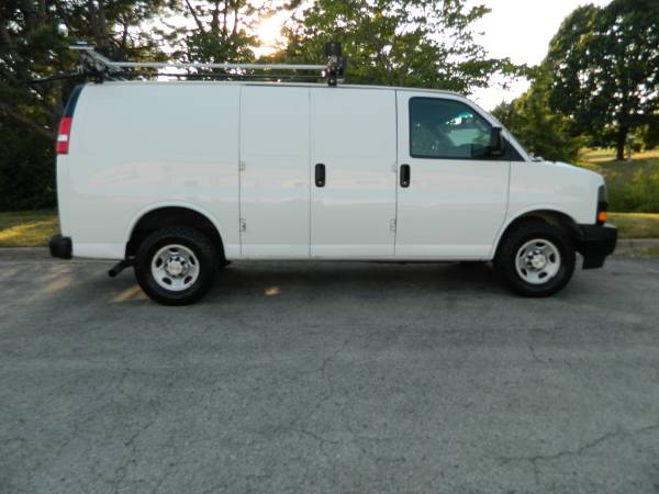 2020 Chevrolet Express 2500 - Photo 5