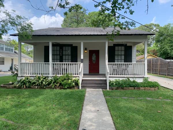 2009 Hollydale Ave. 1