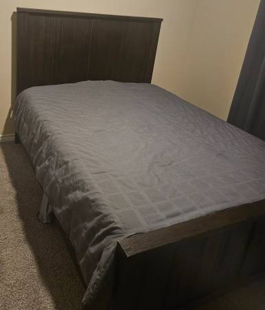 Full size bed head/foot board 1