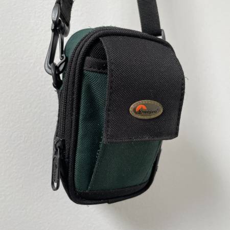 Lowepro Z 20 Camera Bag Pouch Green Black with Strap 1