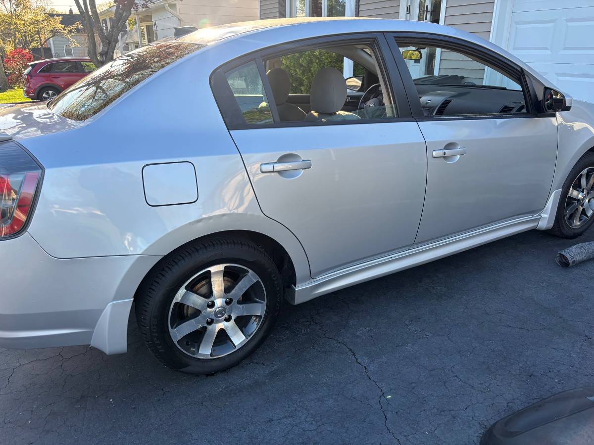 2011 Nissan Sentra SE-R