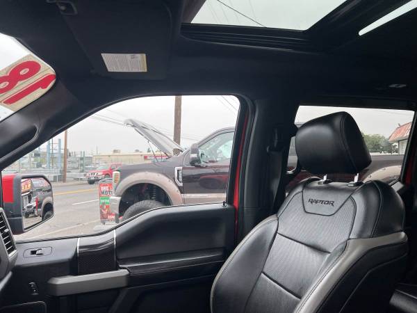 2018 Ford F150 Raptor pickup - Photo 14