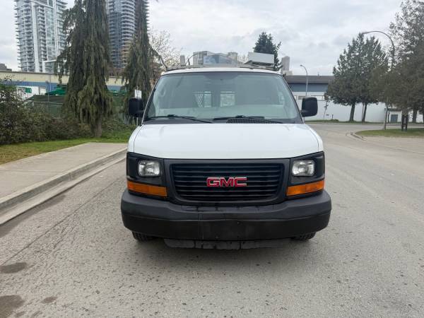 2011 Gmc Savana 2500 cargo van 1