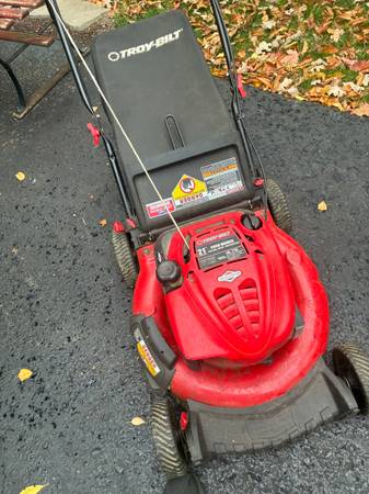 TROY BILT LAWN MOWER 1
