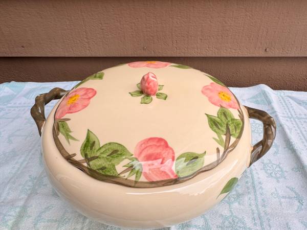 Franciscan Desert Rose Covered Casserole Dish 1