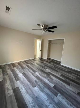 Room for rent /  se renta cuarto 1