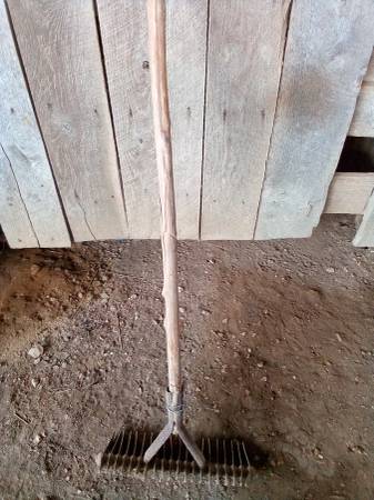 Thatching Rake with Homemade Handle 1