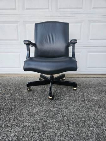 Fairfield leather sviwel tilt desk office chair 1
