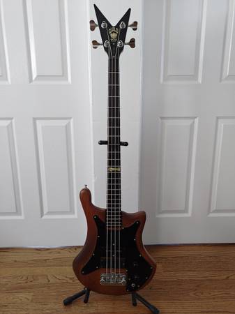 Guild B-301 custom bass 1