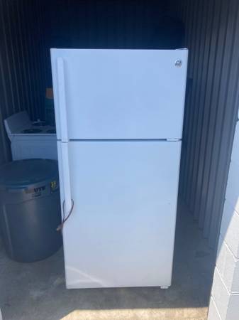 GE Refrigerator 1
