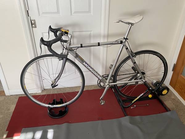 Indoor Trainer w Power Meter (56cm) 1