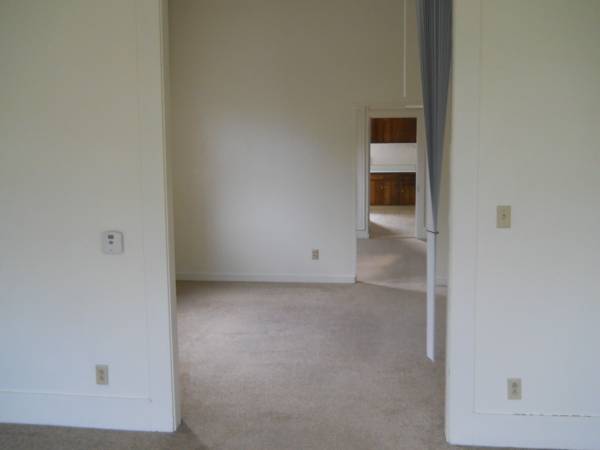 $900 / 1br - Amplio y luminoso ático cerca del centro (Lafayette)63680140089985122